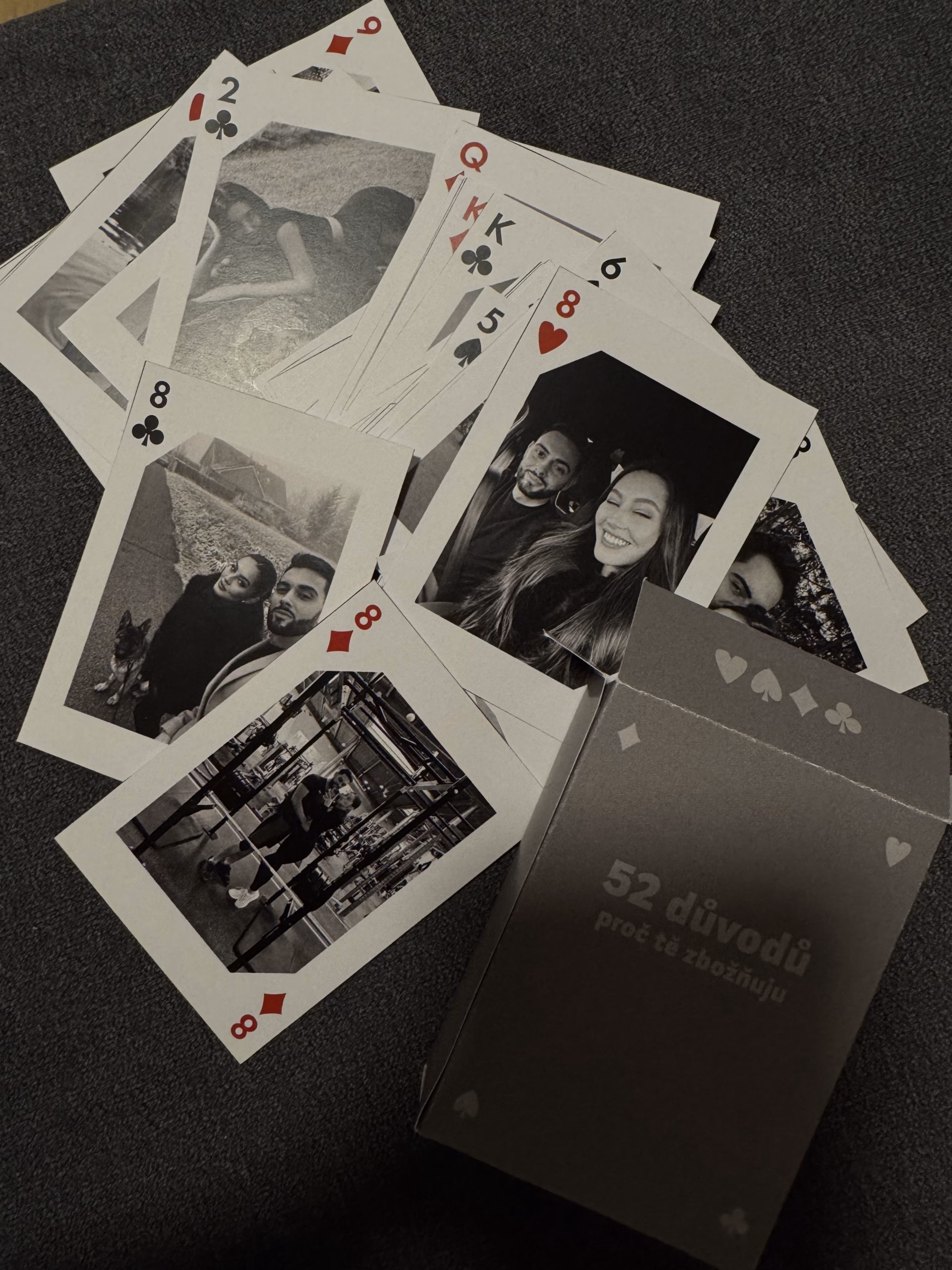 Originální balíček karet s fotografiemi